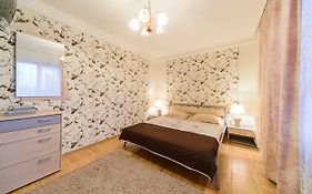 Apartment On Lesi Ukrainky Blvd