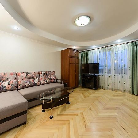 Apartment On Lesi Ukrainky Blvd Київ Екстер'єр фото