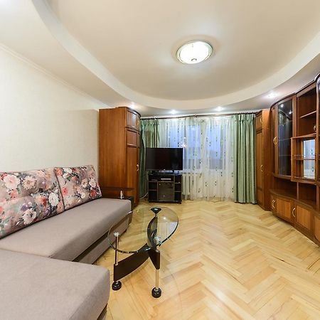 Apartment On Lesi Ukrainky Blvd Київ Екстер'єр фото