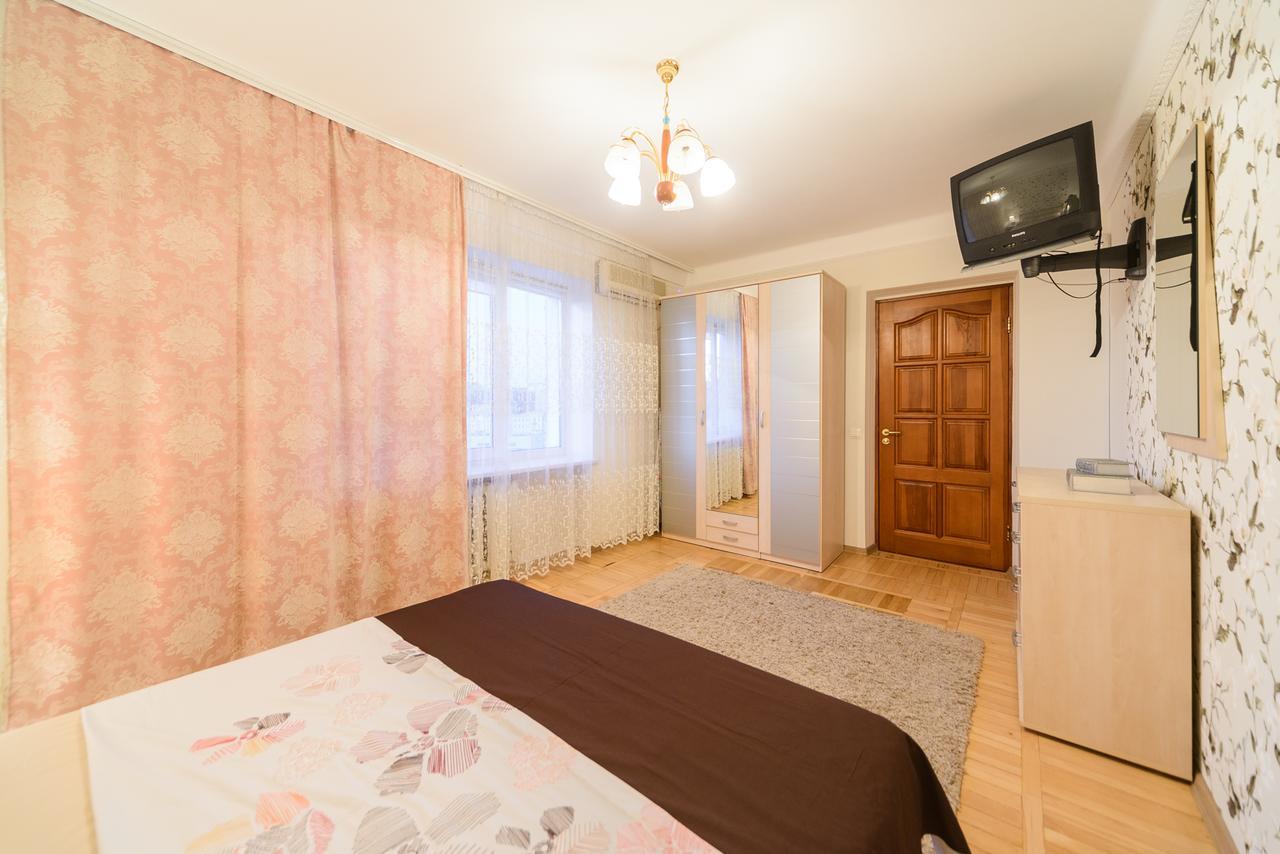 Apartment On Lesi Ukrainky Blvd Київ Екстер'єр фото